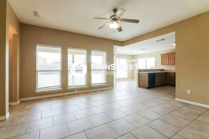 212 Kennedy Ct — Photo 4
