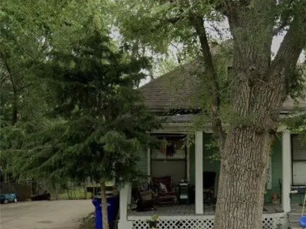 832 N Walker Ln, Olathe, KS 66061