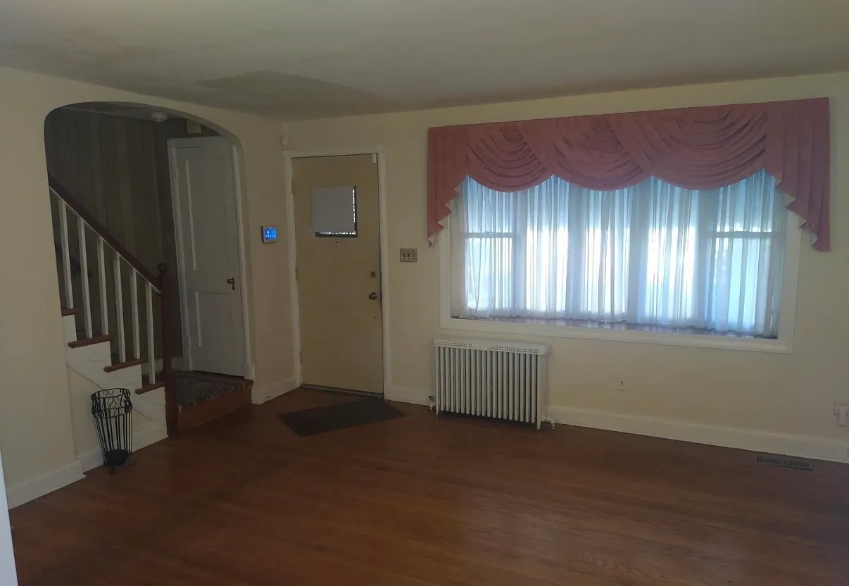 3 bed, 1200 sqft, $1,575 — Photo 3