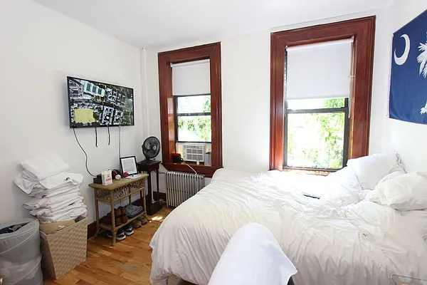 Rented by Dynamik Realty | media 14