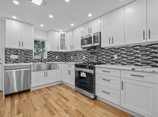 19427 Murdock Ave, Saint Albans, NY 11412