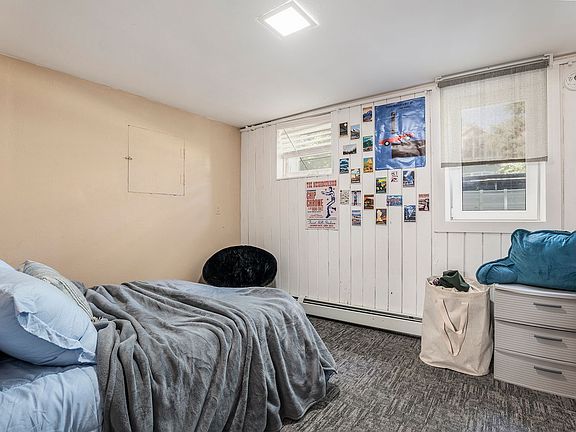 3rd image of 769 University Ave #1/2