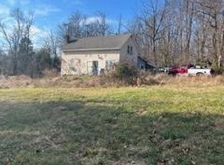 2190 Upper Rocky Dale Rd, Green Lane, PA 18054