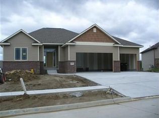 9505 Yellow Pine Rd, Lincoln, NE 68505