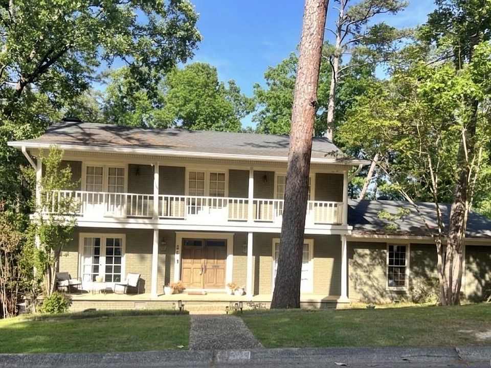 1st image of 24 Huntington Rd
