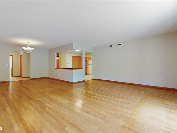 5th image of 5340 N Lowell Ave APT 508