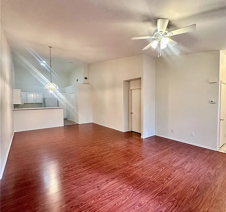 2053 Turquoise Ridge St #202
