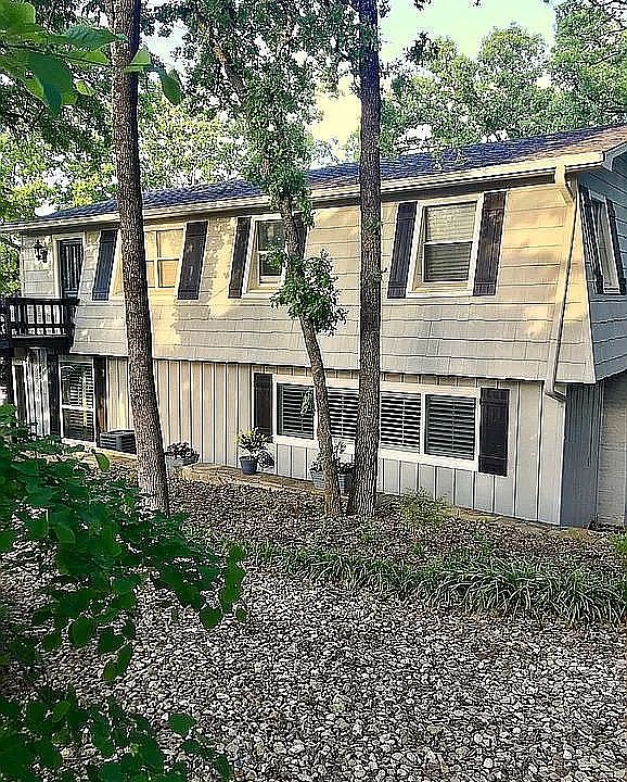 1st image of 302 Cambridge Dr