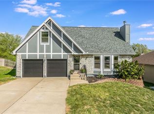 913 SW Abar Dr, Grain Valley, MO 64029