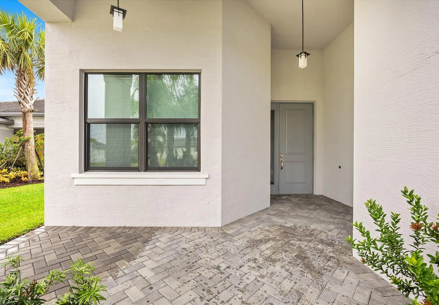 3 bed, 2.0 bath, 2064 sqft, $4,100 — Photo 4