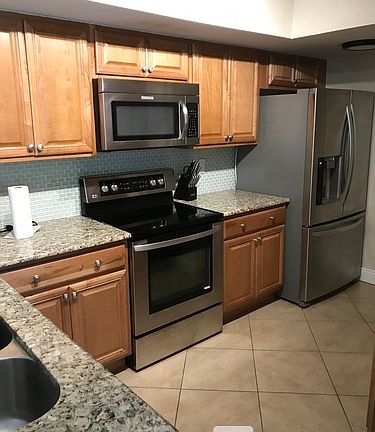 4th image of 1610 N 42nd Cir APT 105