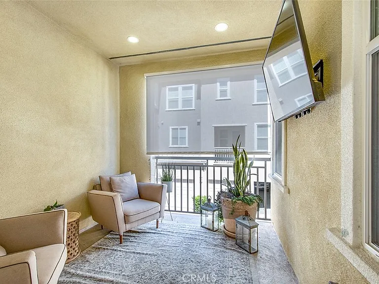 10 Brownstone Way — Photo 16