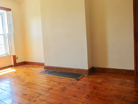 Rented by Space Real Estate | media 52