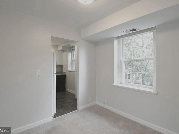 5th image of 3014 S Abingdon St APT B2