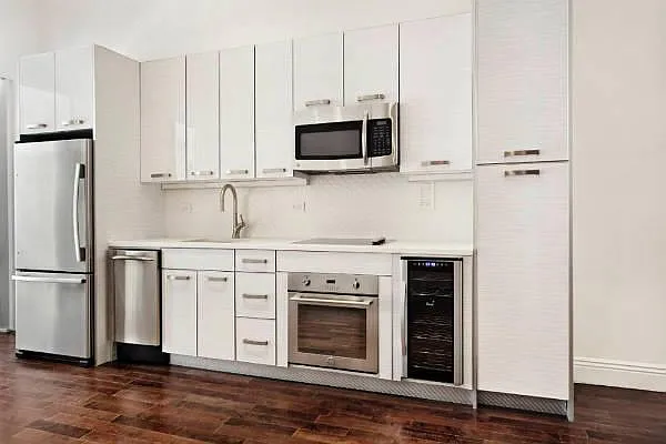 Rented by Aventana | media 4