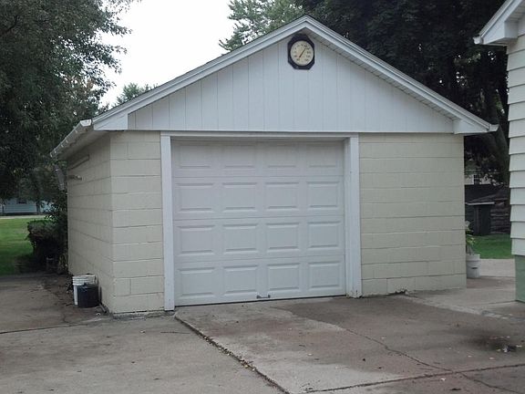 5th image of 639 W Hosmer St