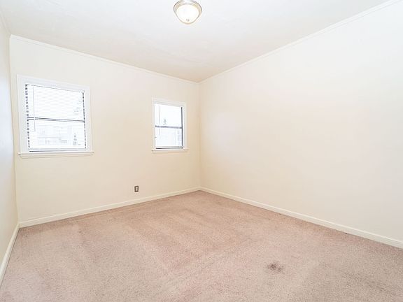 4th image of 633 Cleveland St #9
