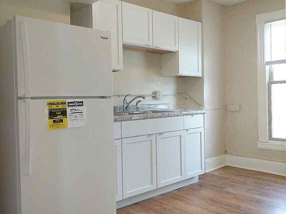 3rd image of 2210 Oakland Ave #2