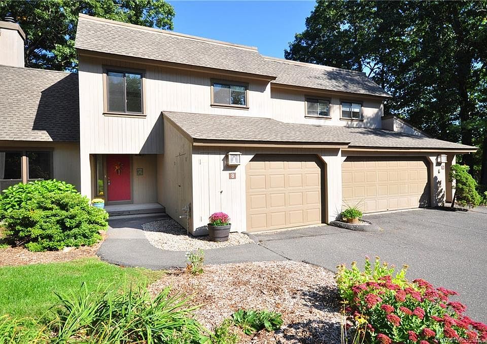 1st image of 8 Redwood Lane #8