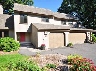 8 Redwood Ln #8, Avon, CT 06001