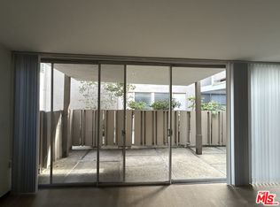 833 Moraga Dr APT 6, Los Angeles, CA 90049