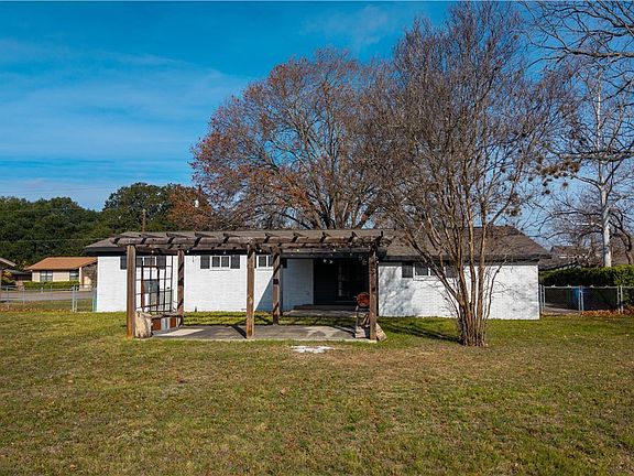 3rd image of 1232 Rivercrest Dr