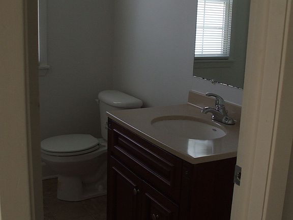 2nd image of 7710 Poppleton Plz APT 3