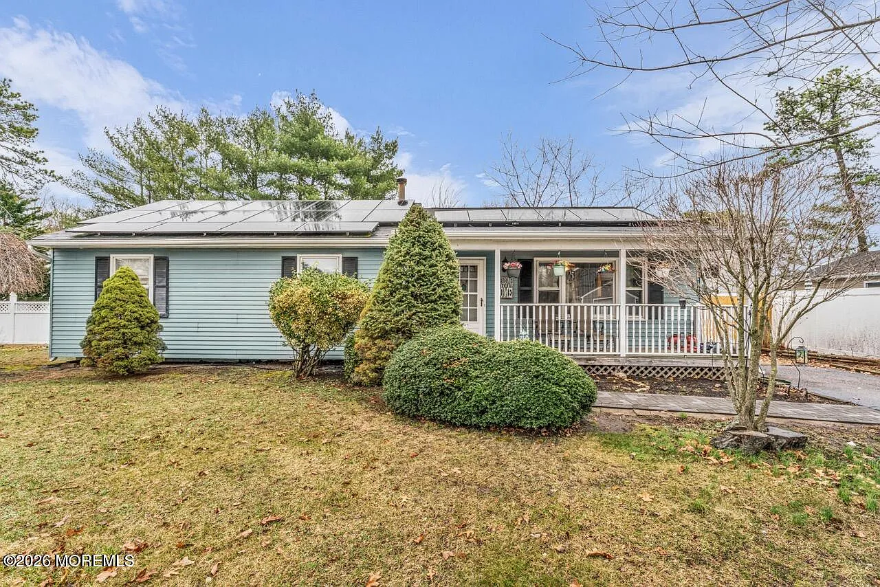462 Champlain Street photo 1