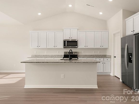 5th image of 104 Tanner Loop