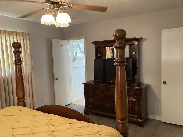 927 Skyline Dr — Photo 28