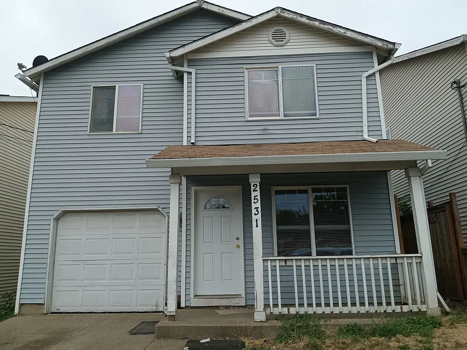 2531 SE 105th Ave