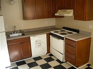 3rd image of 258 Alexandria St