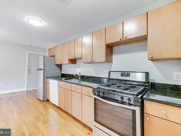 61 Forrester St SW #104 — Photo 7