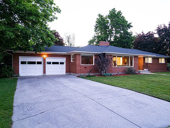 3rd image of 2415 Glen Dr