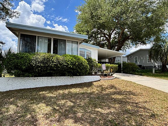 3rd image of 6713D Lakewood Dr #141