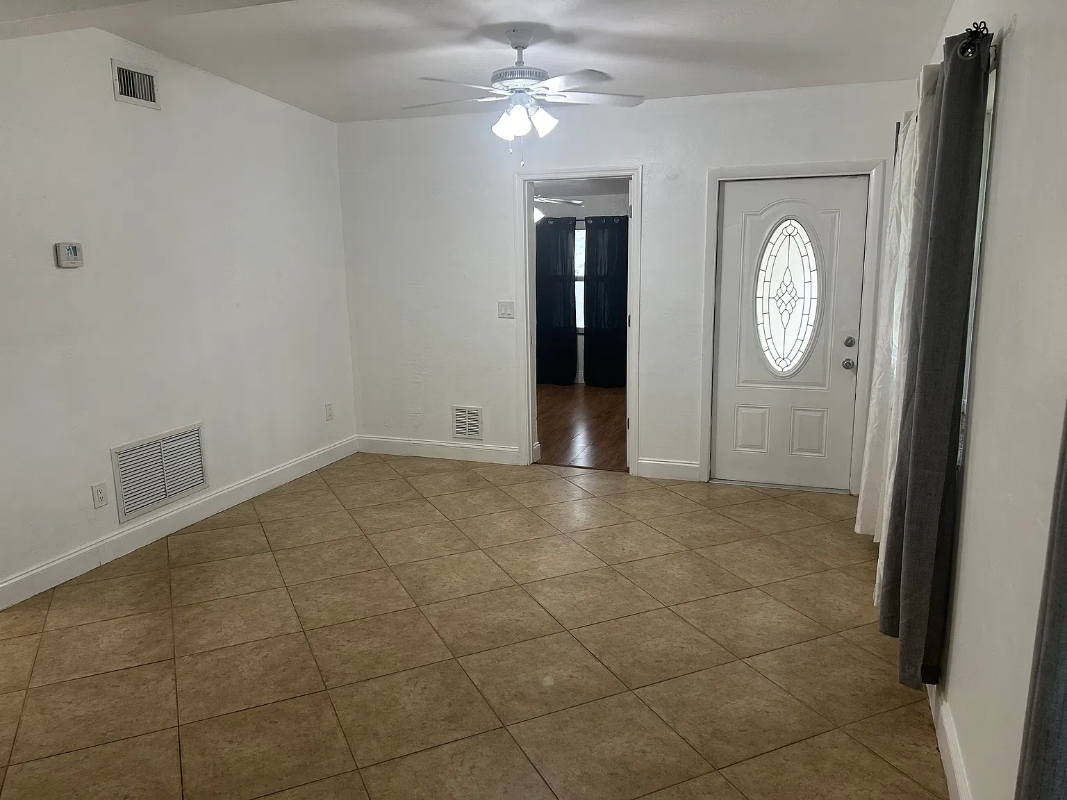 2 bed, 800 sqft, $2,500 — Photo 1
