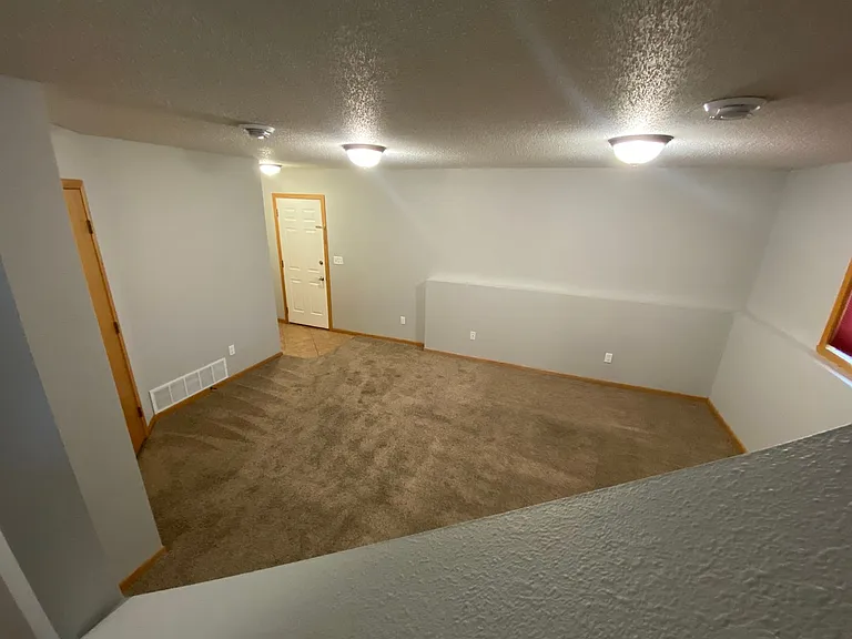 2570 Amber Valley Ct S — Photo 25