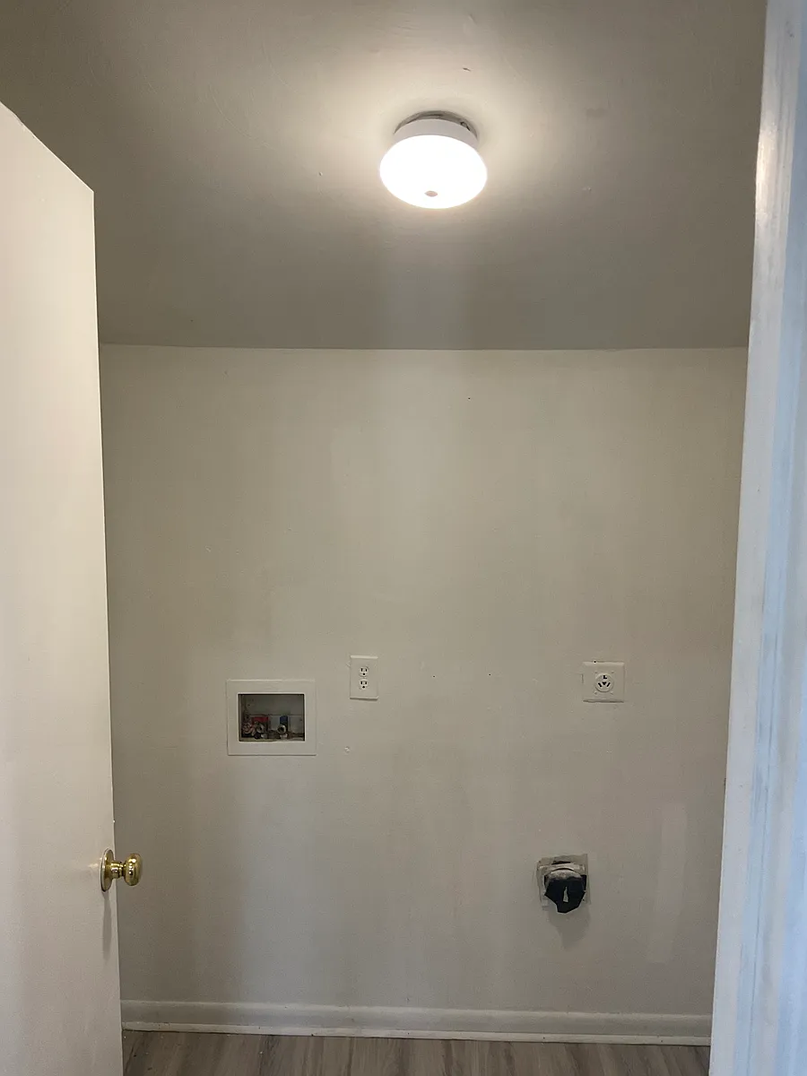 Building Photo - 2216 Rose Ave