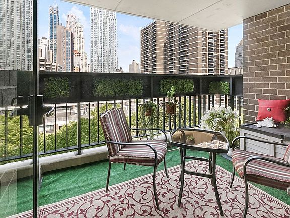 3rd image of 80 Gold St #11L