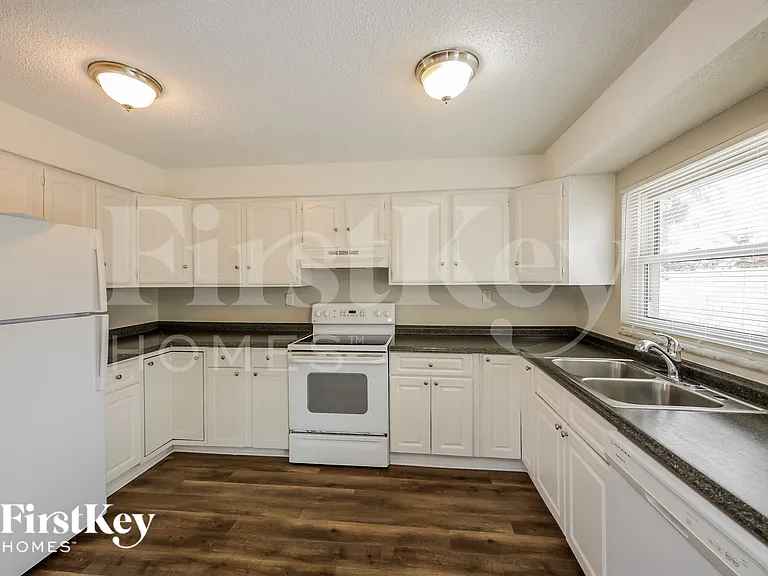 110 Dartmouth Dr NW — Photo 7