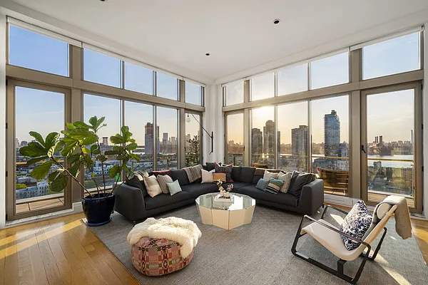 Sold by Compass | media 18