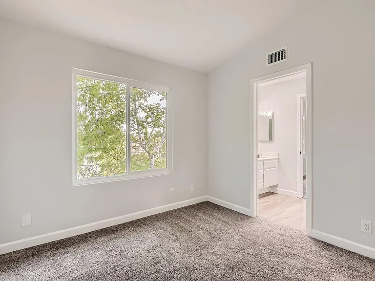 2 Golden Eagle Ct — Photo 12