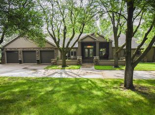 312 W Lyncrest Trl, Sioux Falls, SD 57108