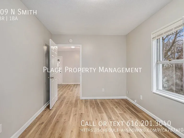 409 N Smith St — Photo 12