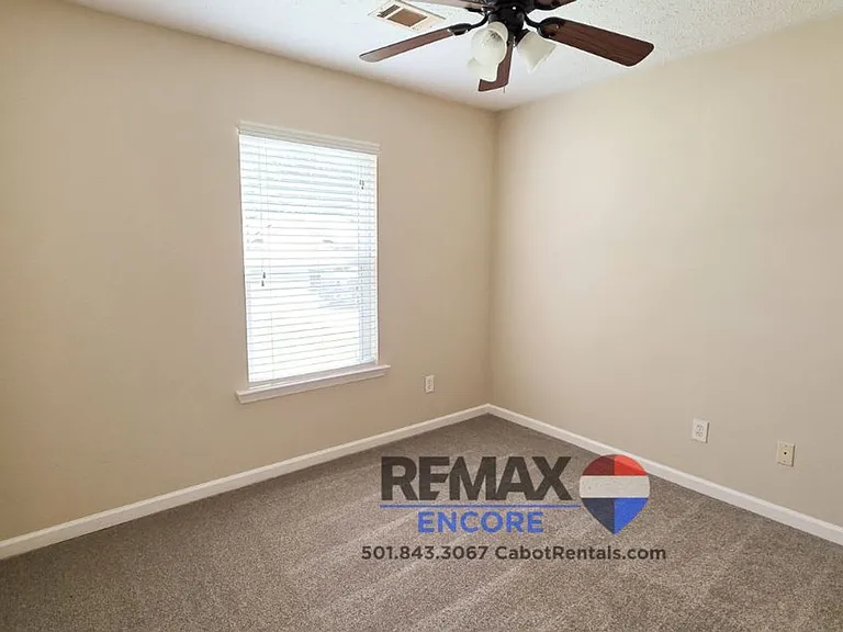 120 Sydney Brooke Ln — Photo 10