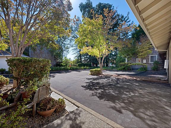 2nd image of 1609 Monroe Court