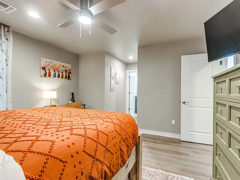609 Abadan Dr — Photo 27
