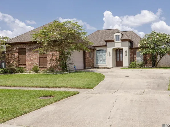6177 Deanne Marie Dr, Zachary, LA 70791