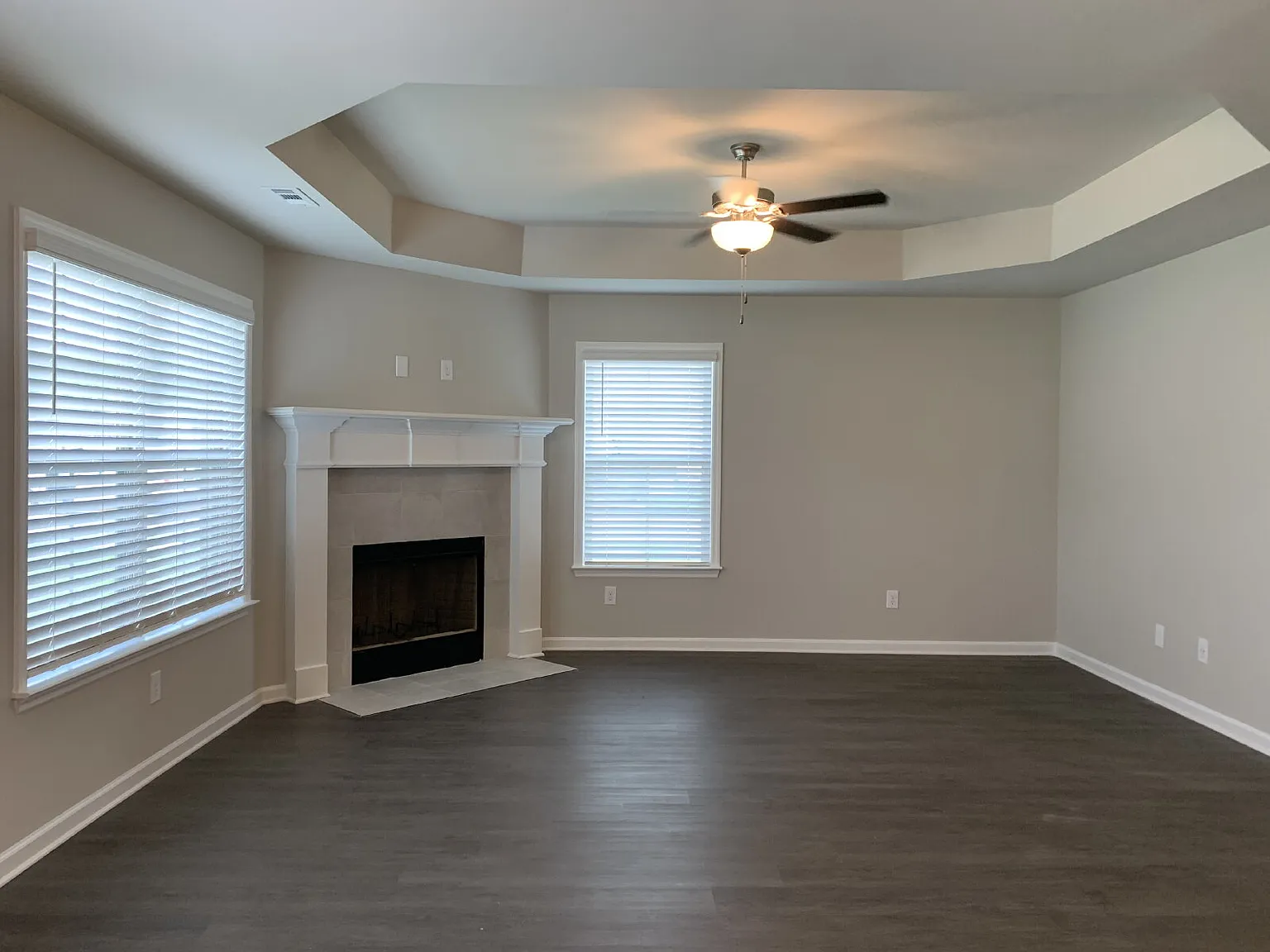 4 bed, 2.0 bath, 1837 sqft, $1,799 — Photo 3