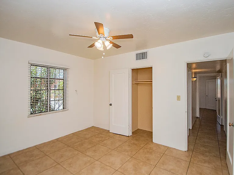 1714 E Grant Rd — Photo 10